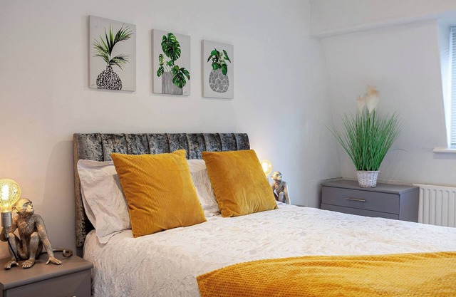 Cosy 2BD Apartment Close to Leeds Centre