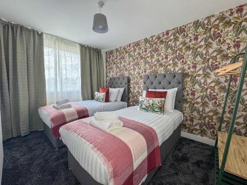 Cosy 3BR Flat With Free Parking Near Marina