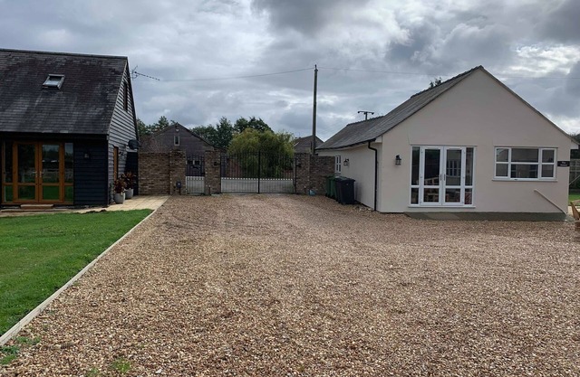 Cosy Annex with secure gated parking