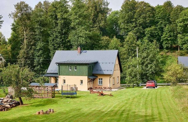 Cosy apartment for 10 people with WIFI, TV, patio, panoramic view and parking