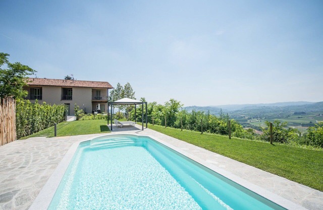Cosy apartment in villa for 5 guests with A/C, WIFI, pool, TV, patio and panoramic view