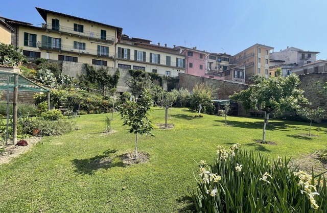 Cosy apartment for 2 guests with WIFI, A/C, TV, patio, pets allowed and parking