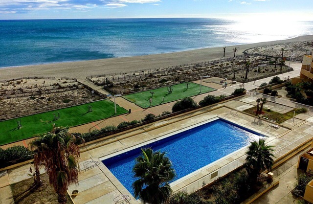 Cosy apartment for 4 guests with pool, WIFI, TV, terrace and parking