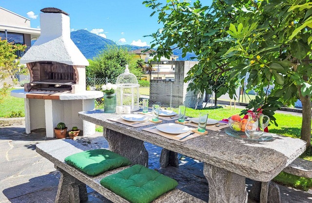 Cosy apartment for 2 people with WIFI, A/C, TV, patio, pets allowed, panoramic view and parking