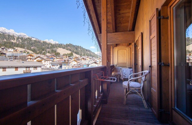 Cosy apartment for 23 people with WIFI, TV, balcony and parking