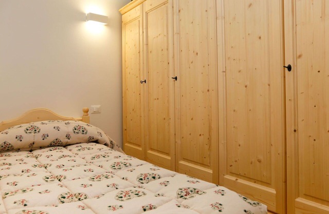 Cosy apartment for 3 guests with WIFI, TV, patio, pets allowed and parking