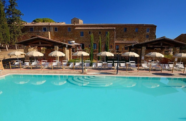 Cosy apartment for 3 guests with pool, A/C, TV and panoramic view