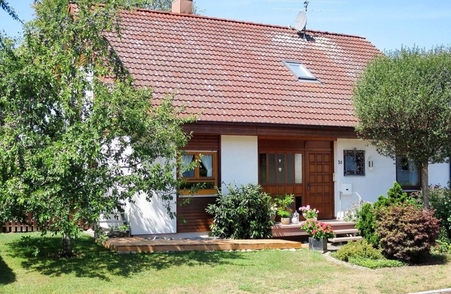 Cosy apartment for 4 guests with WIFI, TV, balcony and parking