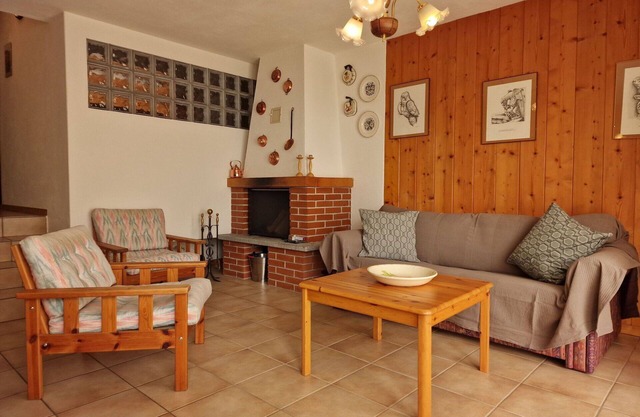 Cosy apartment for 4 people with WIFI, TV, patio, panoramic view and parking
