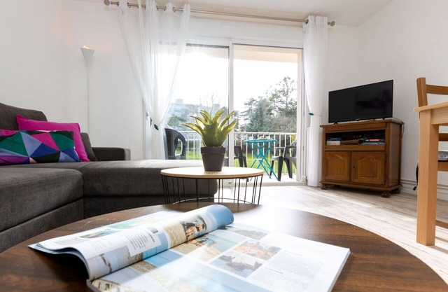 Cosy apartment for 4 people with WIFI, TV, balcony, pets allowed and parking