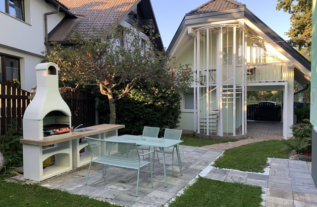 Cosy apartment for 4 people with WIFI, pool, A/C, TV and patio