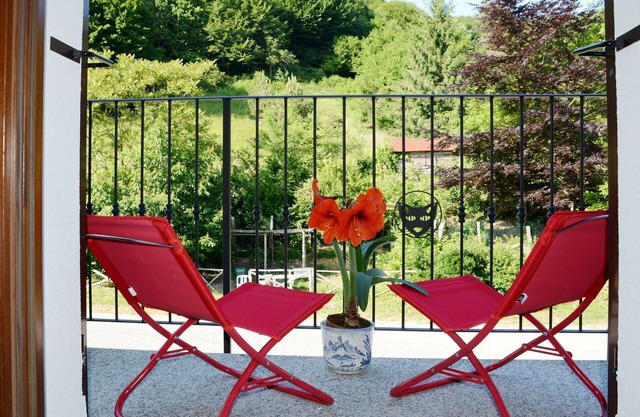 Cosy apartment for 5 people with WIFI, TV, patio, pets allowed and panoramic view