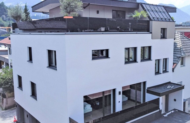 Cosy apartment for 6 people with TV, terrace and parking