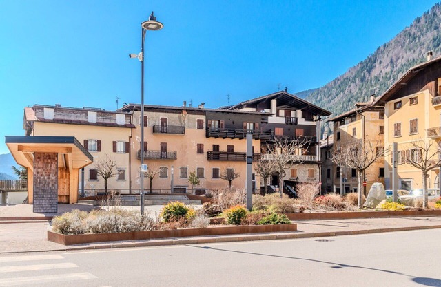 Cosy apartment for 6 people with WIFI, TV, balcony and parking
