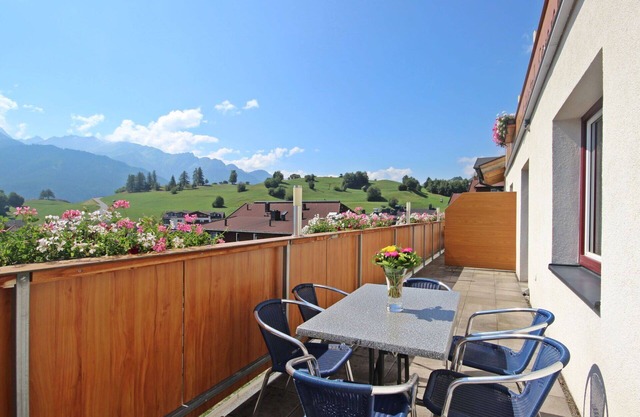Cosy apartment for 6 people with WIFI, TV, terrace and parking