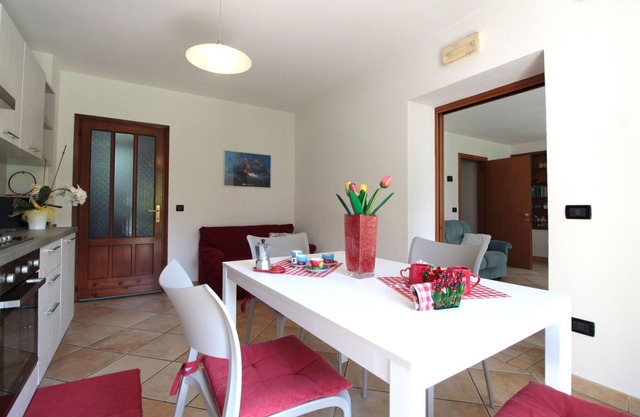 Cosy apartment for 6 people with TV, panoramic view and parking