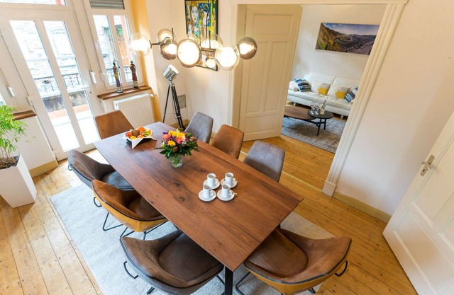 Cosy apartment for 8 people with WIFI, TV, terrace, pets allowed and parking