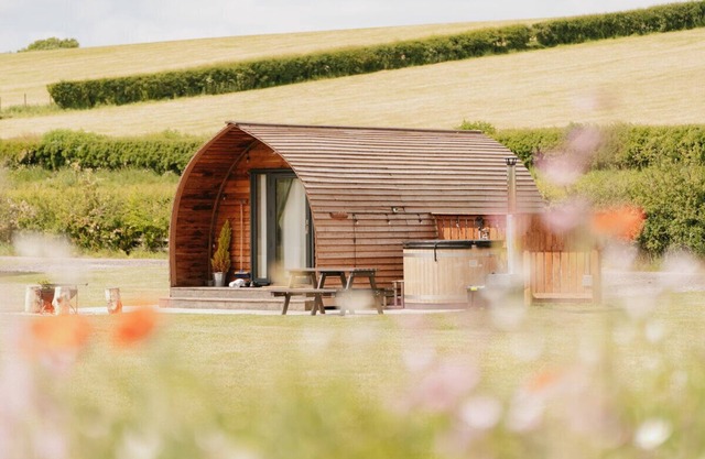 Cosy Cabin with Hot Tub near the Yorkshire Dales