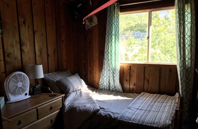 Cosy Cedar Cottage -Georgian Bay