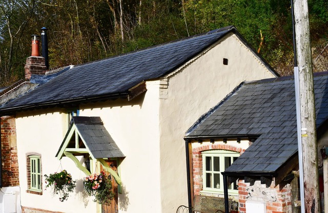 Cosy Character Holiday Cottage in Dorset Village