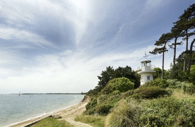 Cosy Coastal Retreat