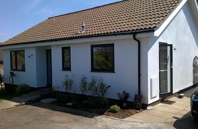 Cosy, comfy cottage near glorious beaches!