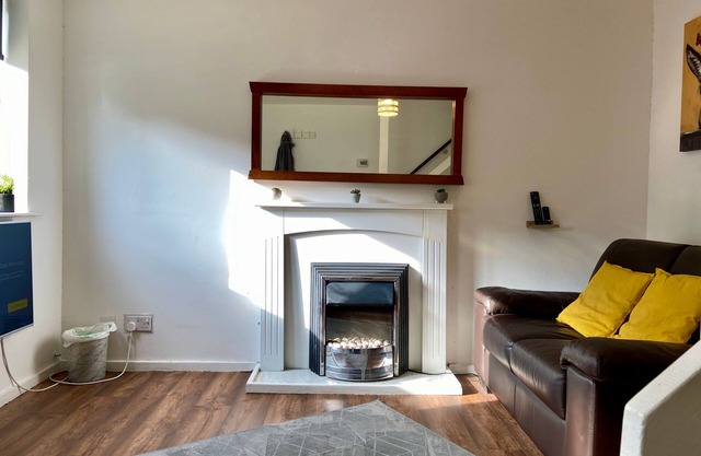 Cosy Contractors Retreat in Batley - sleeps 3