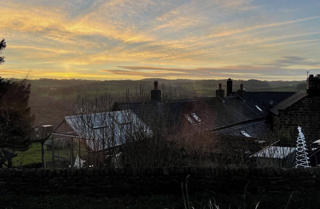Cosy cottage in Derbyshire with stunning views