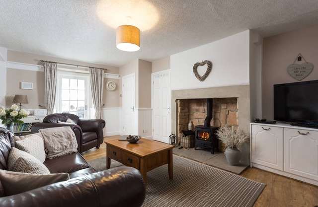 Cosy cottage with delightful private garden and summerhouse.