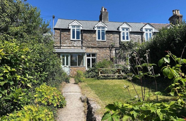 Cosy Cottage with Garden, Plymouth