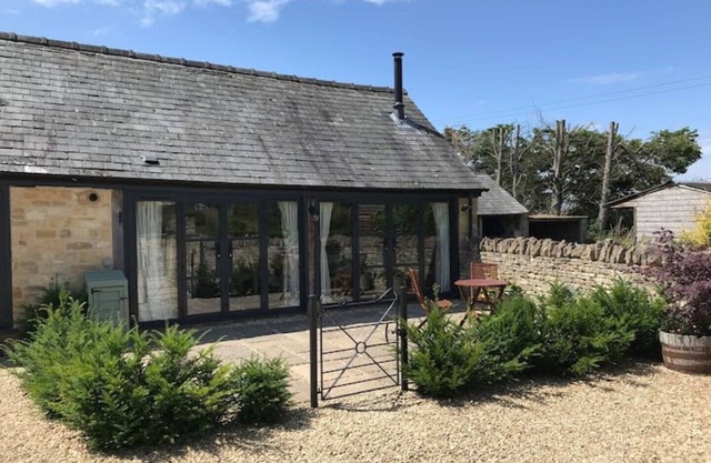 Cosy countryside studio with log burner stove