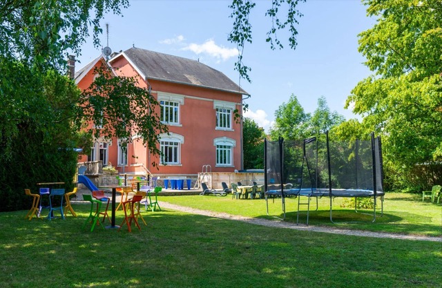Cosy group gîte with swimming pool