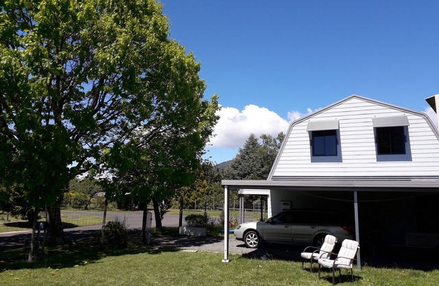 cosy home with mountain-views, near Tongariro Crossing and skifields