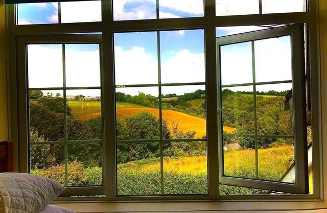 Cosy rural cottage set in acres of private land
