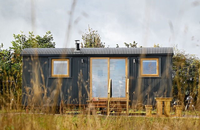 Cosy Shepherd Hut in the Heart of the Peak District