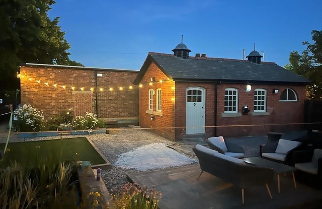 Cosy small cottage in Wirral Merseyside with kitchen
