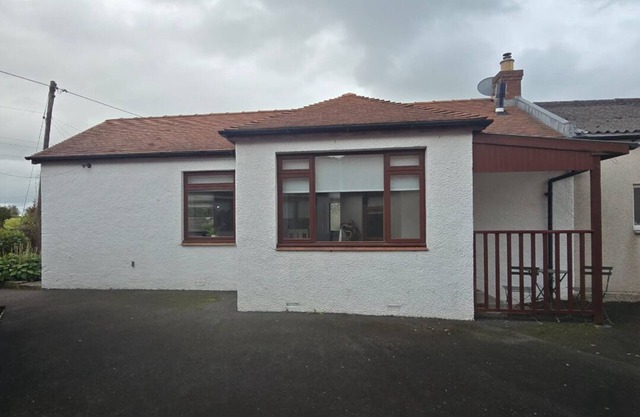 Cosy studio cottage in quiet country location fully self contained free parking