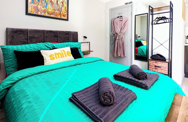 Cosy studio retreat with a hot tub, perfect for relaxing and exploring Cheshire