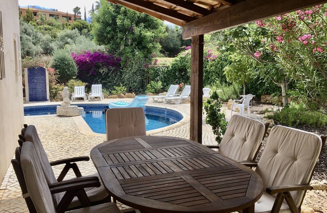 Cosy villa with private pool in the Algarve, 15 minutes from the beach