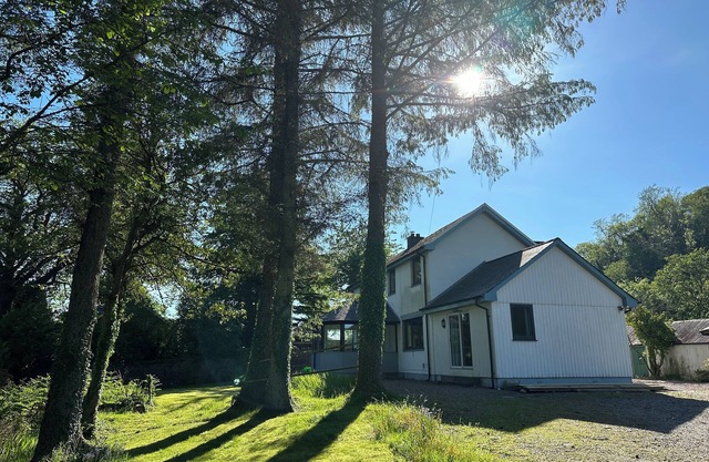 Cosy yet spacious Highland Hideaway for 6