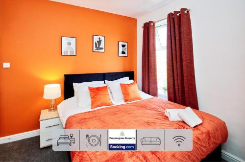 CosyHome 900Mbps Wi-Fi Workspace Near Coventry City Centre sleeps 8 Free Parking Pool Table and Games