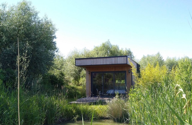 Cottage by the water
