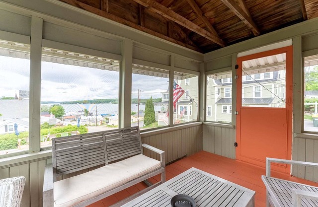 Cottage 1 Summary: Th