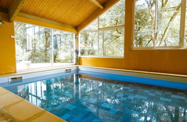 "Cottage 2 to 4 people Swimming pool at 28 degrees all year round"