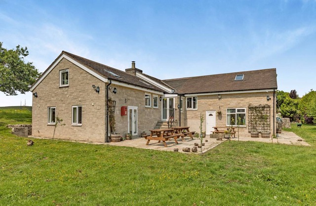 Cottage ∙ 3 bedrooms ∙ 2 guests