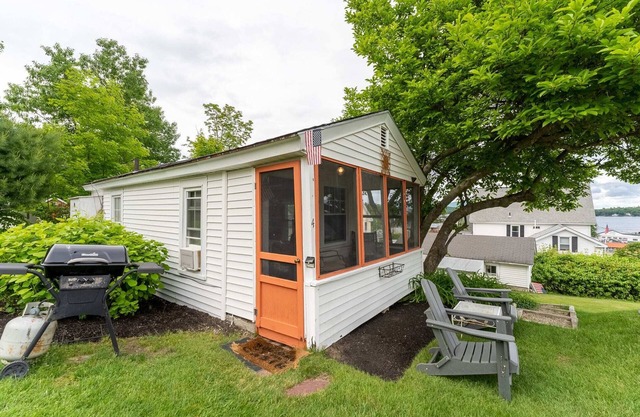 Cottage 4 Summary: St