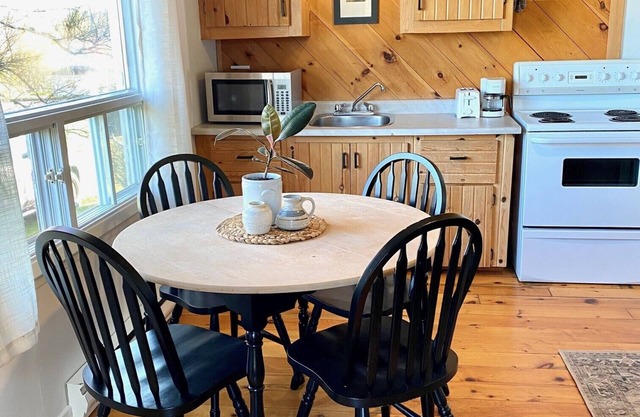 Cottage #5 - 1 bedroom - pet friendly!
