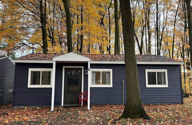 Cottage #6 Lake Life, 2 Bedroom Cottage