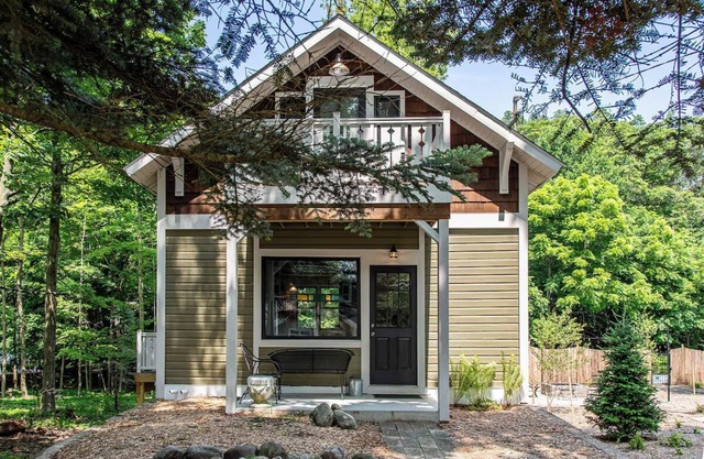 Cottage at Forest Inn - Delightful 2-bedroom cottage in delightful Douglas