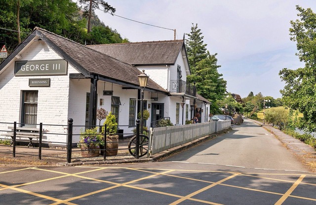 Cottage by Mawddach Trail with Stunning Views